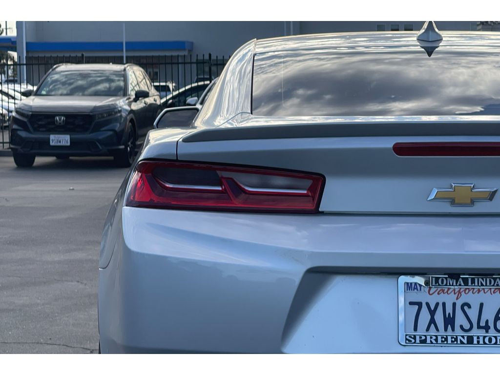 2017 Chevrolet Camaro 1LT photo 40