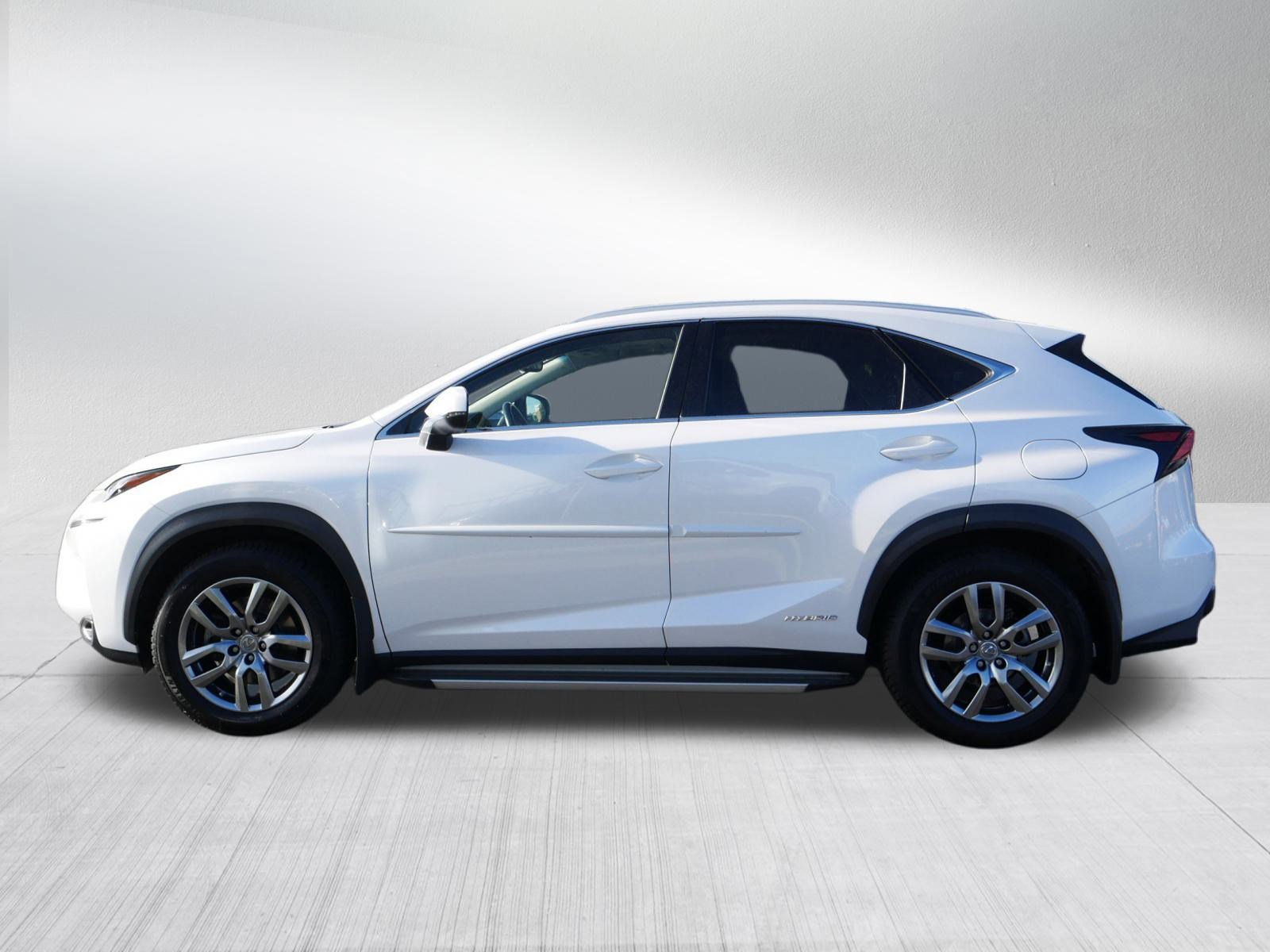2016 Lexus NX 300h Luxury photo 4