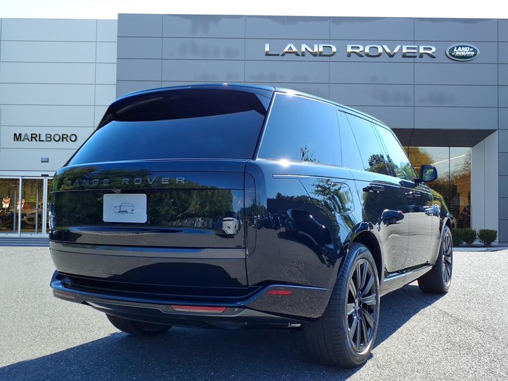 2025 Land Rover Range Rover SE photo 2