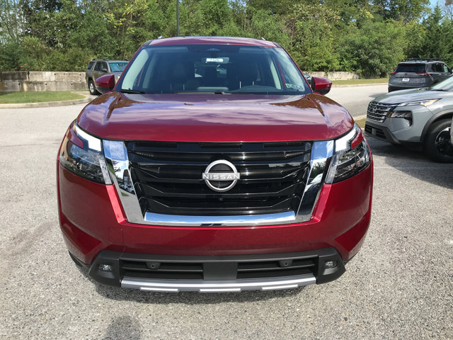 2025 Nissan Pathfinder SL photo 2