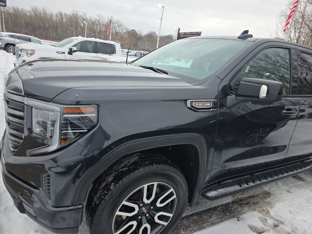 2024 GMC Sierra 1500 AT4's photo