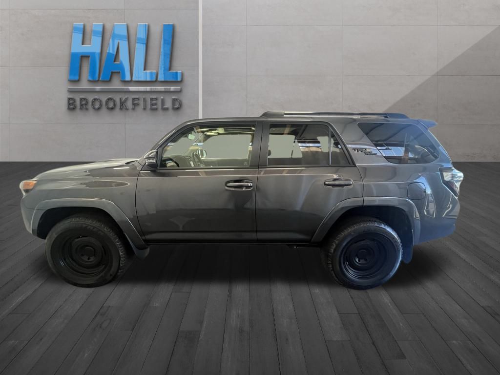 2023 Toyota 4Runner TRD Off-Road Premium photo 2