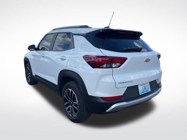 2024 Chevrolet Trailblazer LT photo 3