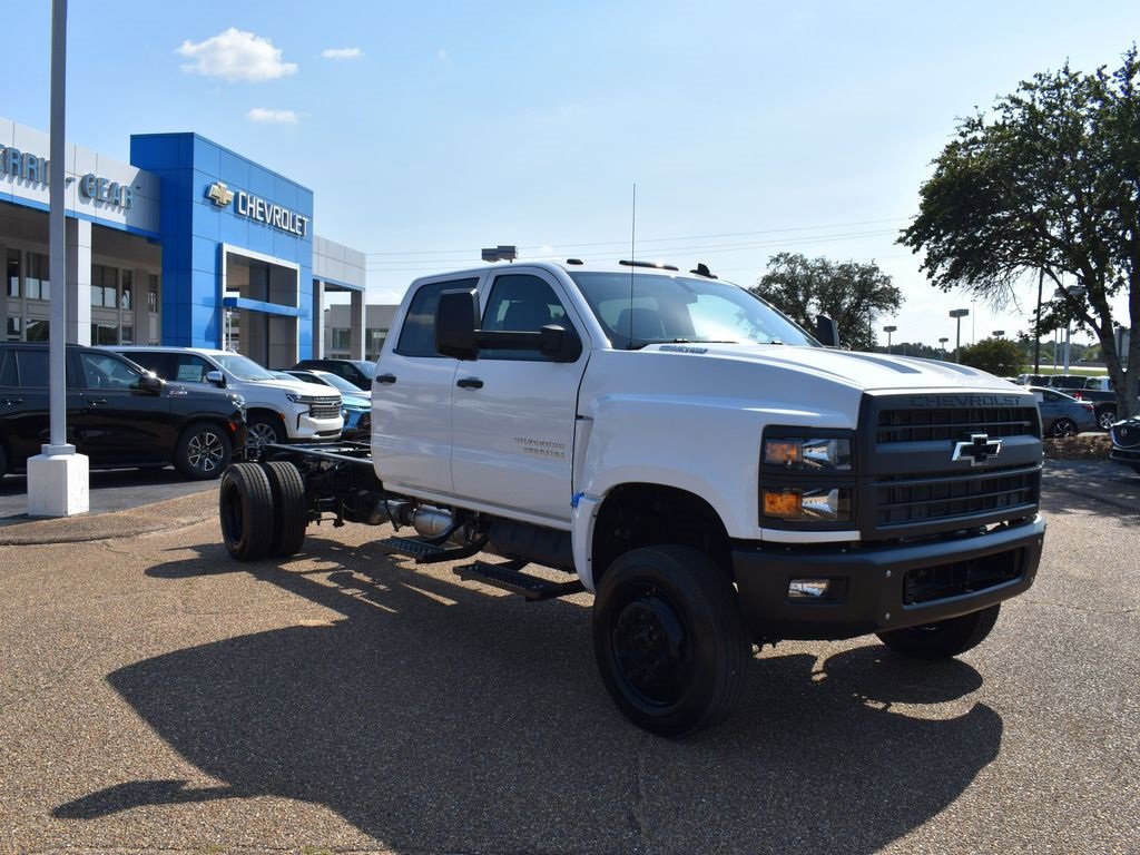 2024 Chevrolet Silverado 5500HD Work Truck photo 4
