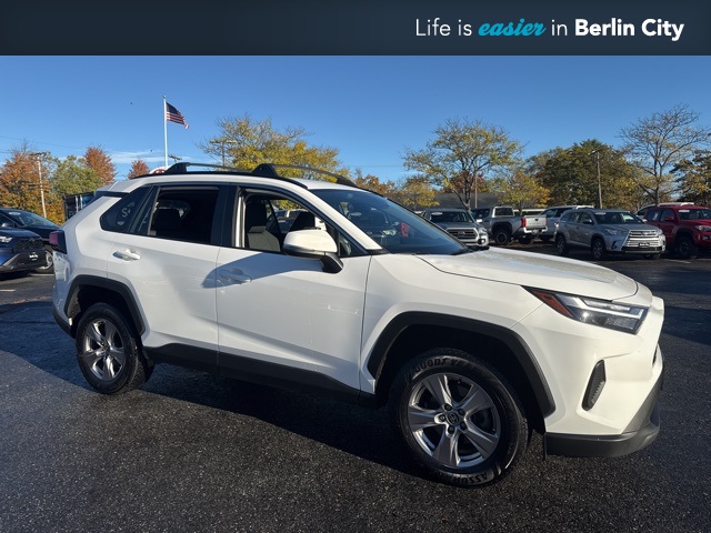 2023 Toyota RAV4 XLE's photo