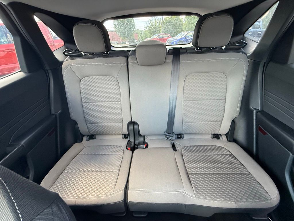 2022 Ford Escape SE photo 21