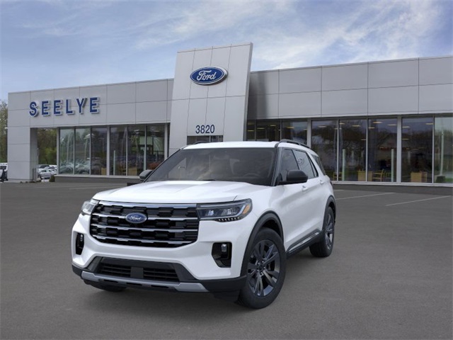 2025 Ford Explorer photo 3