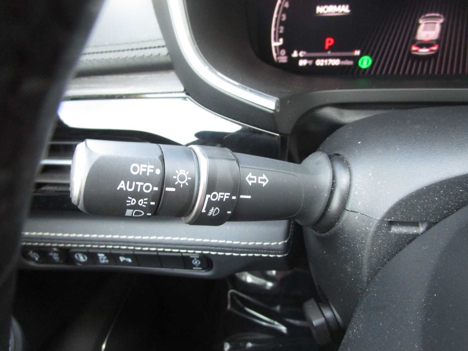 2023 Acura MDX SH-AWD Advance photo 29