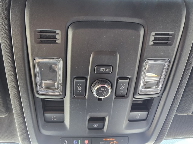 2025 Chevrolet Suburban RST photo 19