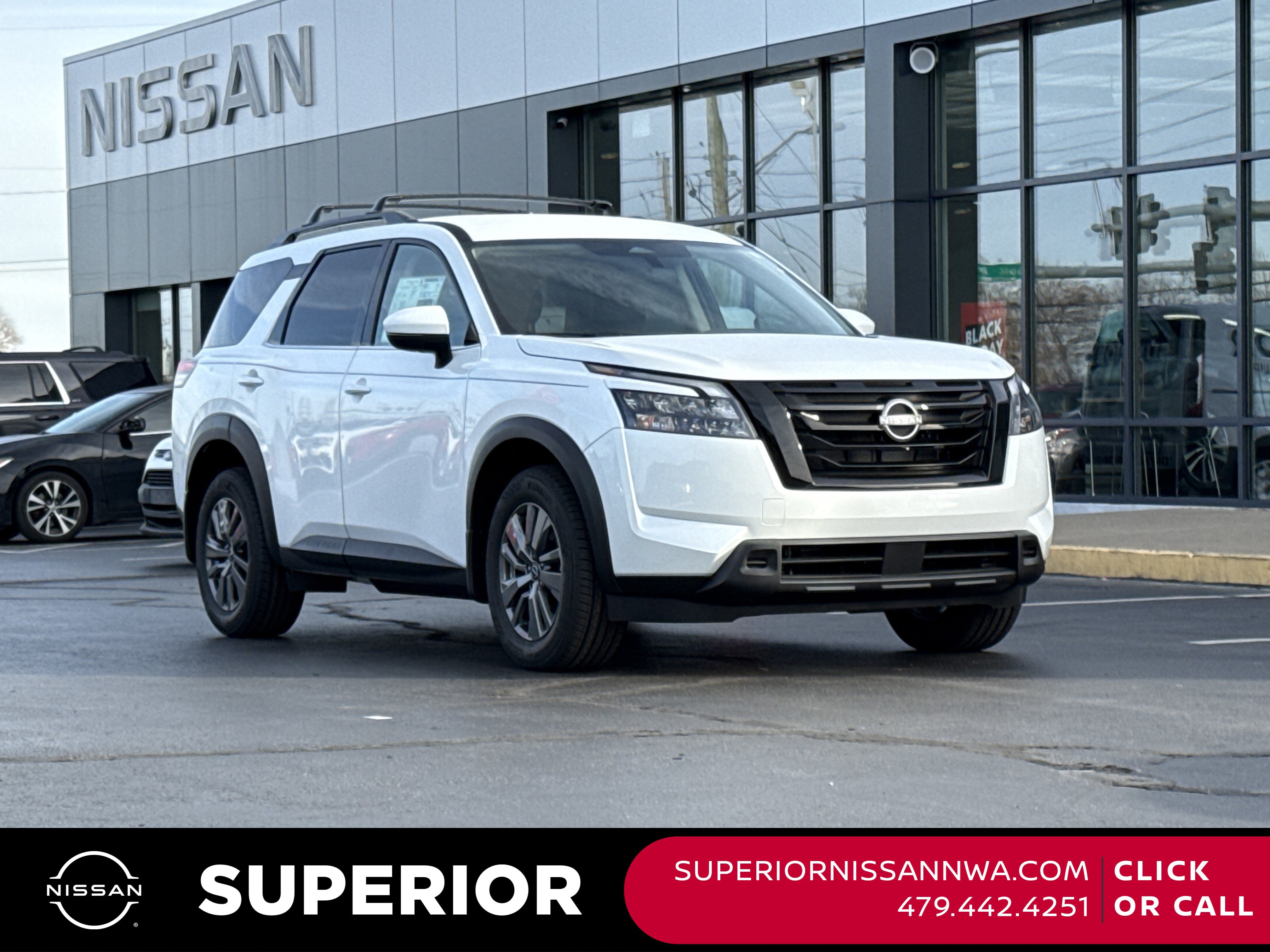 2025 Nissan Pathfinder SV's photo
