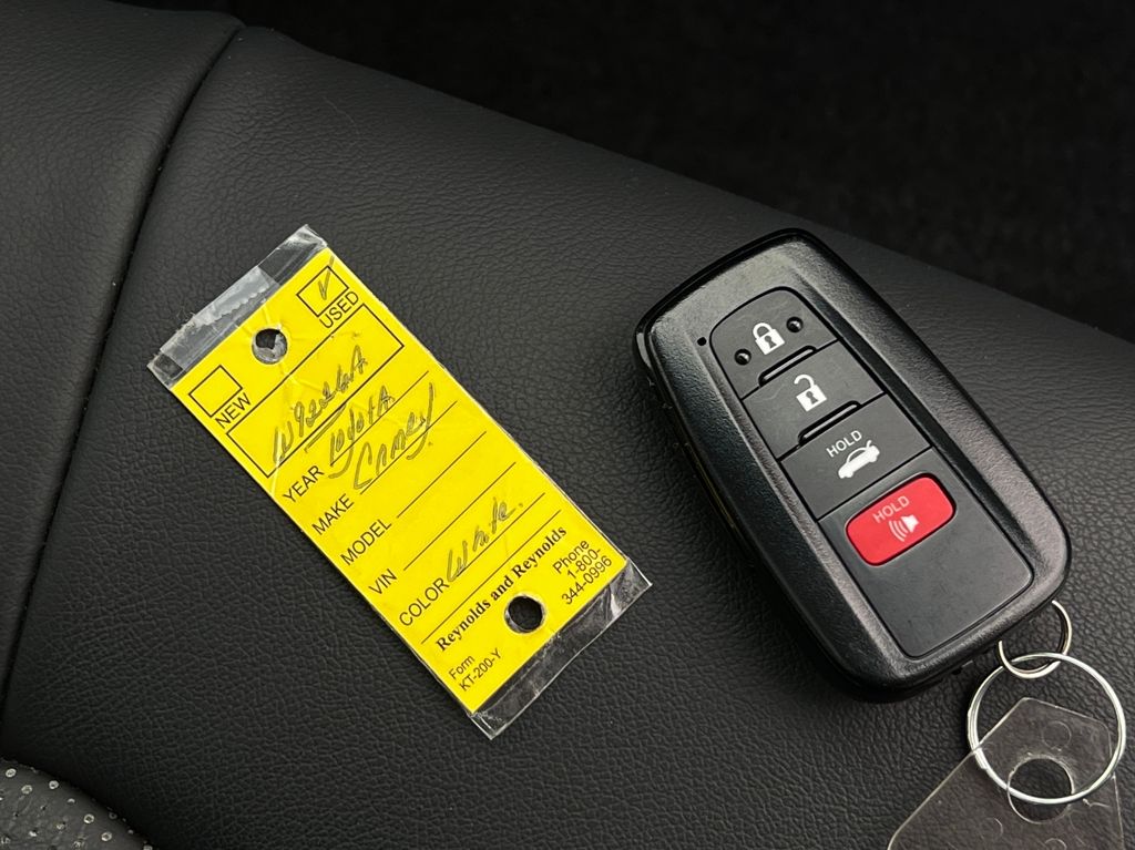 2018 Toyota Camry XSE photo 26