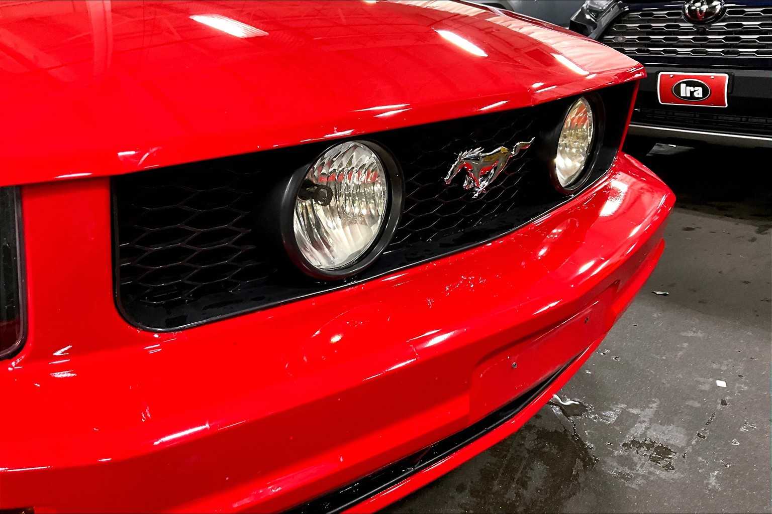 2006 Ford Mustang Convertible photo 26