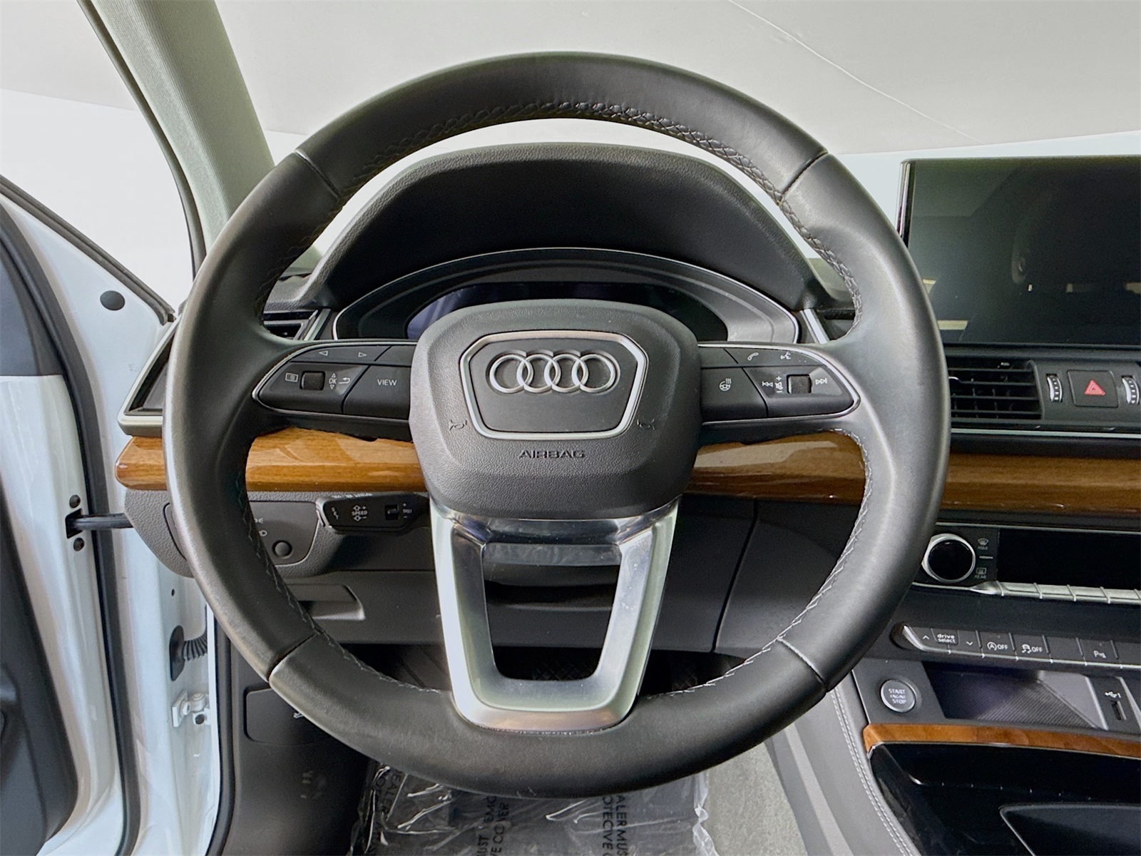 2023 Audi Q5 45 S line Premium photo 11