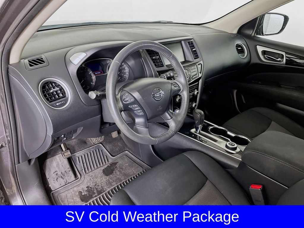 2017 Nissan Pathfinder SV photo 9