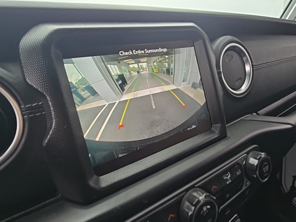 2023 Jeep Wrangler Sahara 4xe photo 27