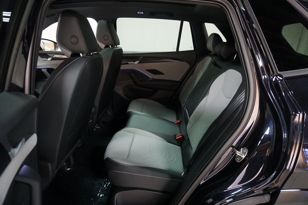 2025 Volkswagen Tiguan SE R-Line Black photo 10