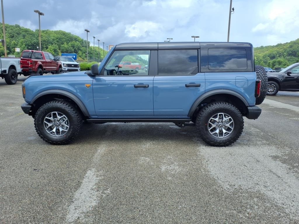 2025 Ford Bronco Badlands photo 2