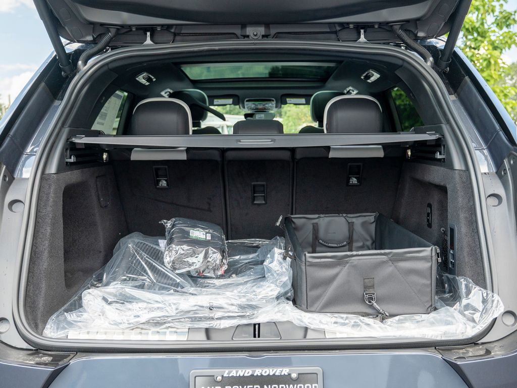 2025 Land Rover Range Rover Sport SE photo 22