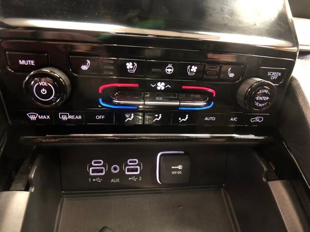 2024 Jeep Grand Cherokee Overland photo 14
