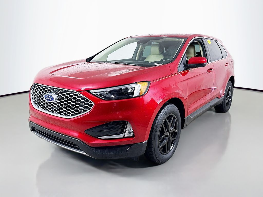 2024 Ford Edge SEL photo 2