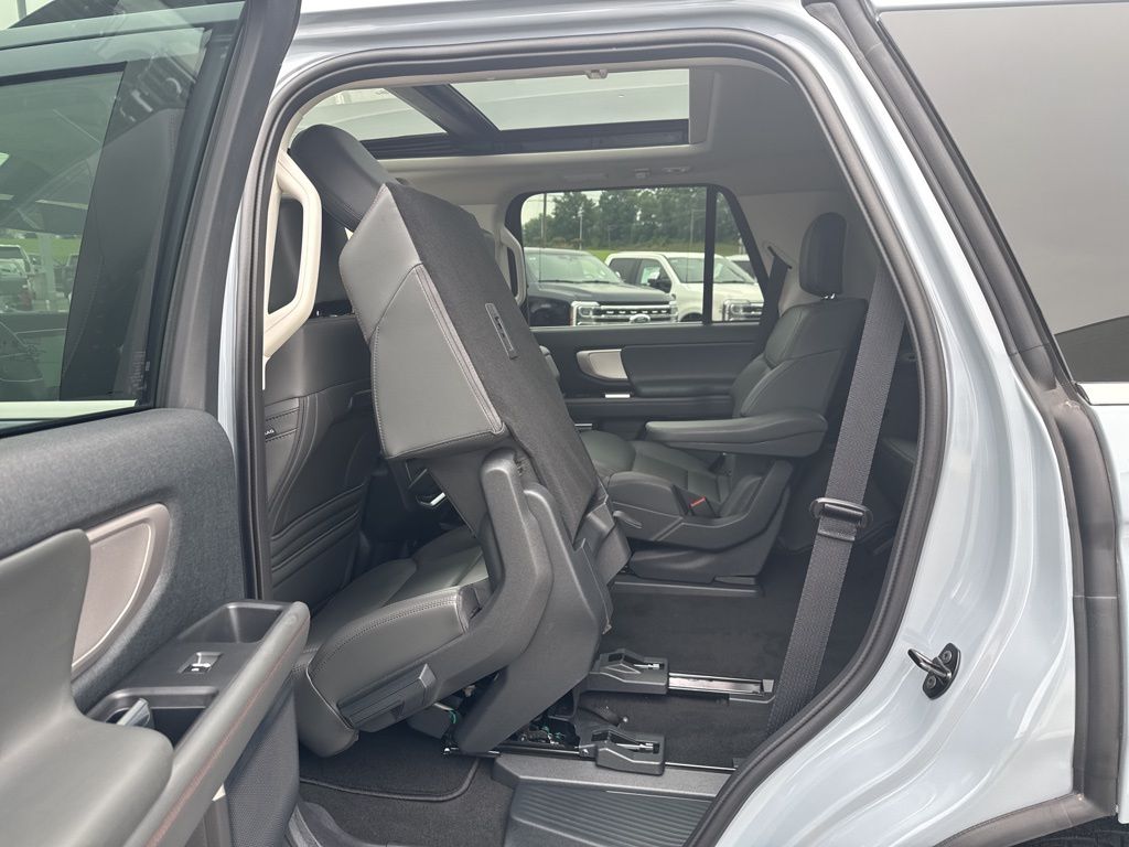 2025 Ford Expedition photo 18