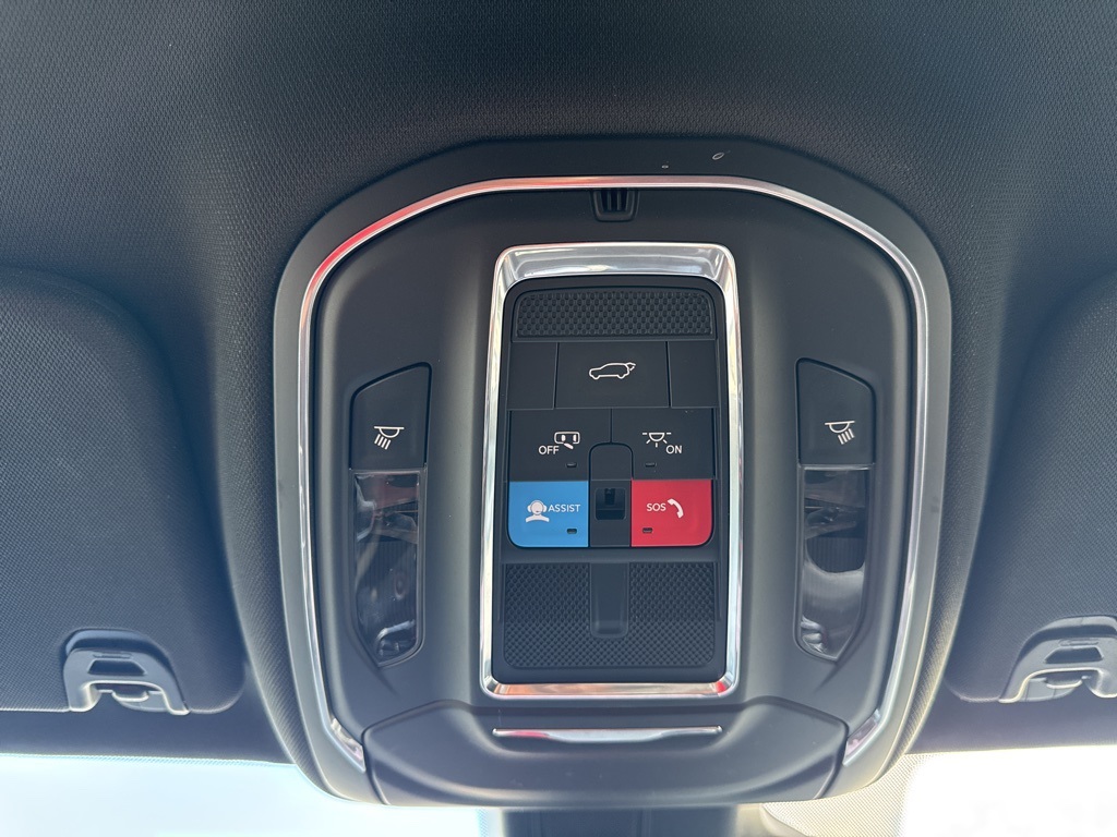2023 Jeep Wagoneer L Series II photo 15