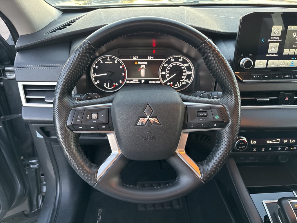 2024 Mitsubishi Outlander SE Black Edition photo 8