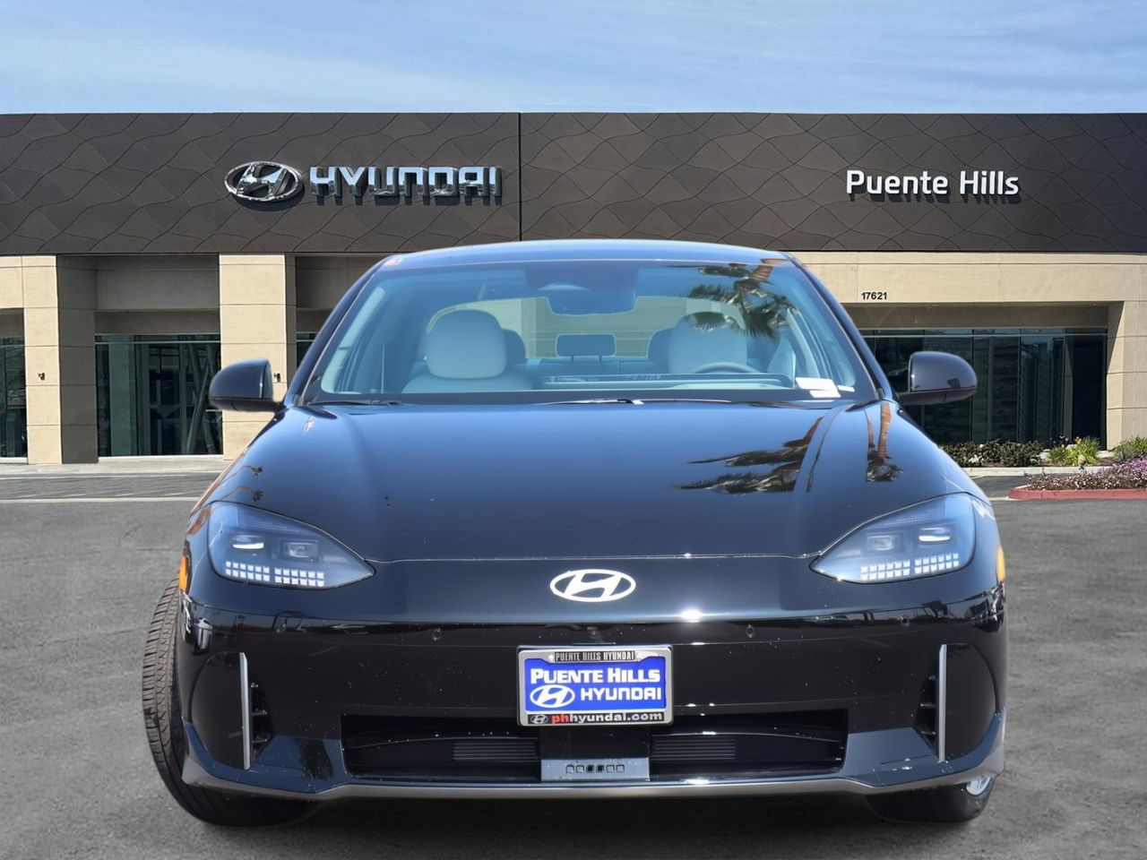 2025 Hyundai Ioniq 6 Limited photo 2