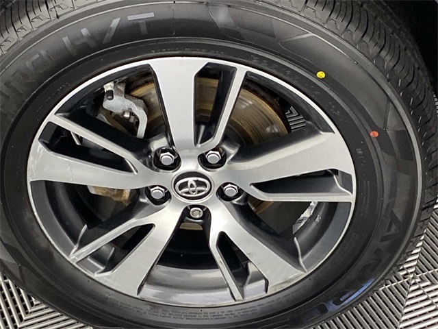 2018 Toyota RAV4 XLE photo 23