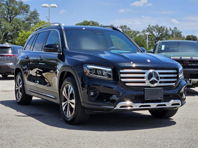 2025 Mercedes Benz GLB 250 photo 2