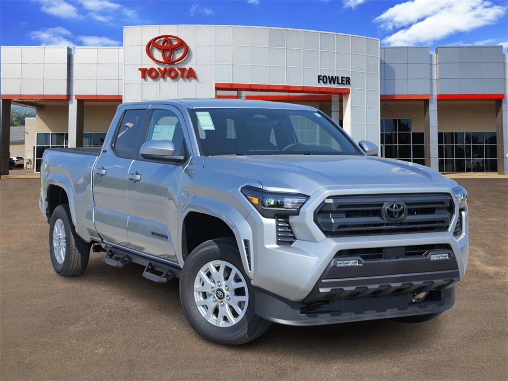 2025 Toyota Tacoma SR5's photo