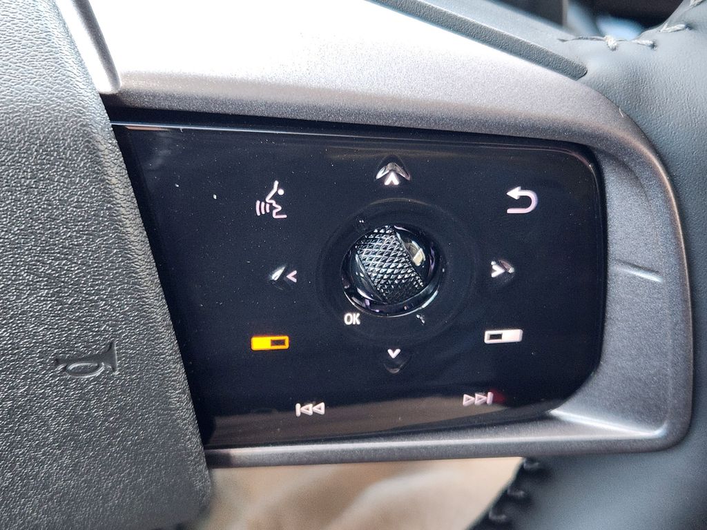 2025 Nissan Murano SL photo 17