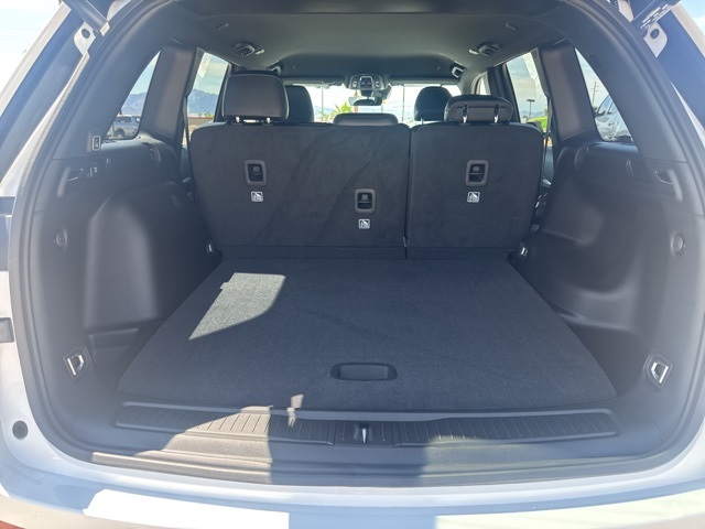 2025 Jeep Grand Cherokee Limited photo 3