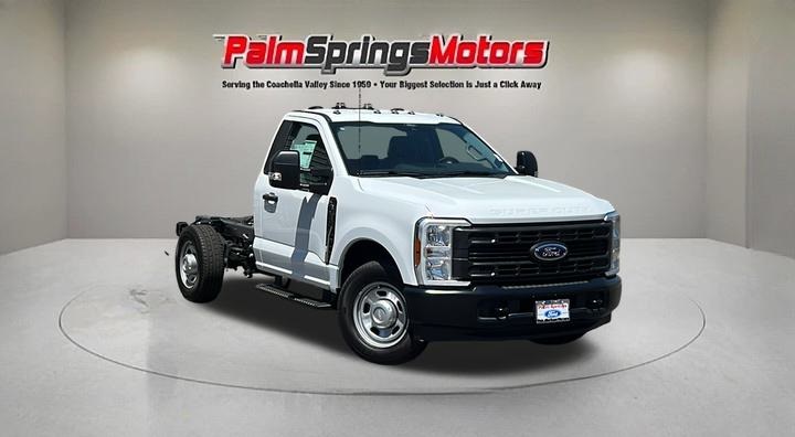 2025 Ford F-350 Super Duty Chassis Cab XL's photo