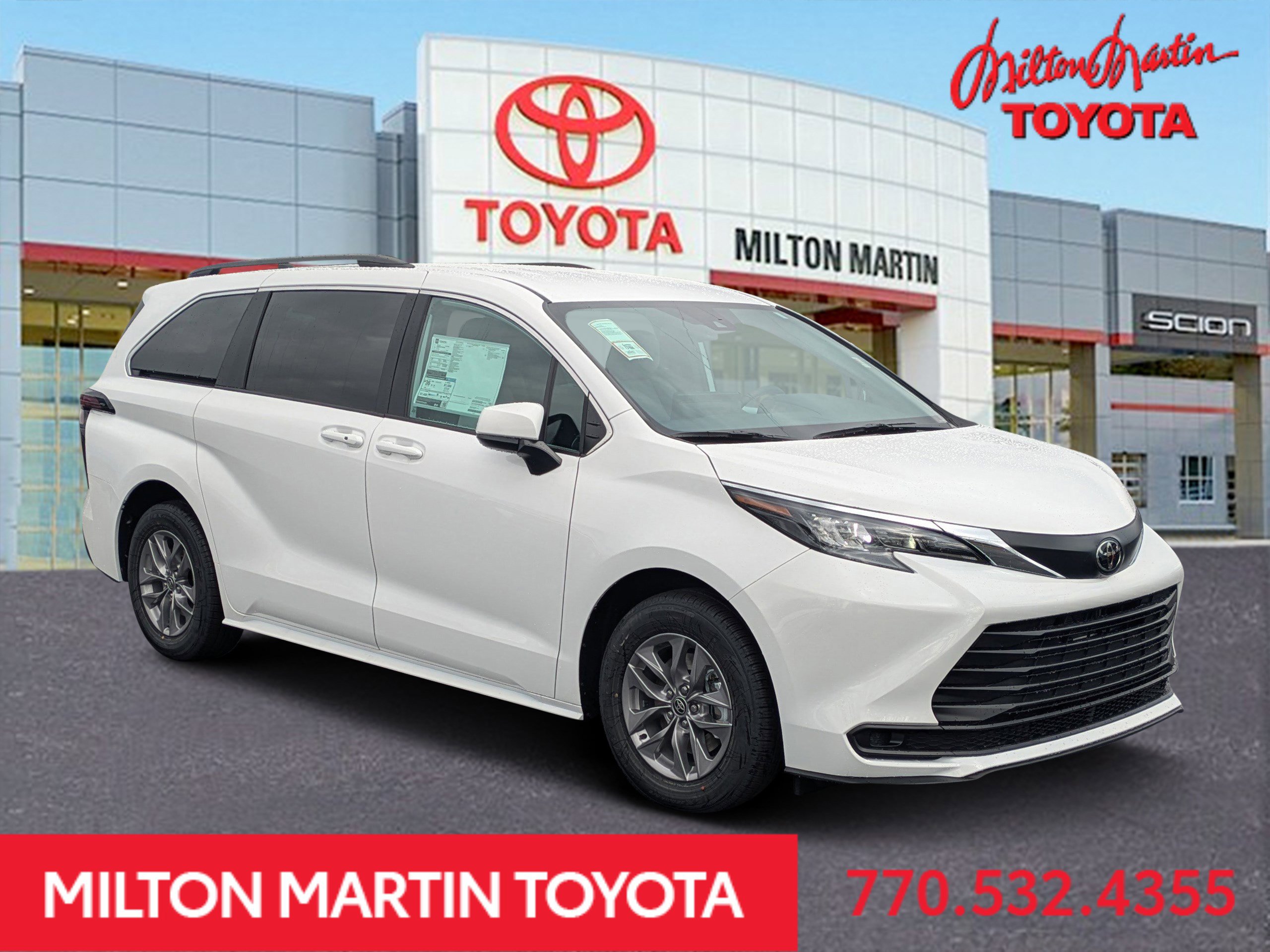 2026 Toyota Sienna LE's photo