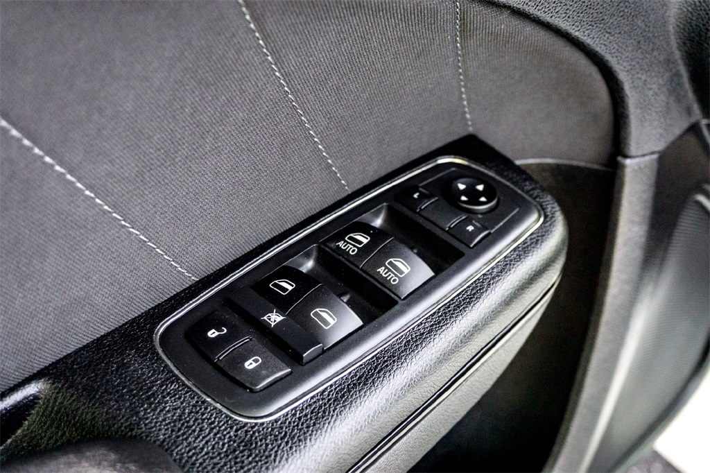 2020 Dodge Charger GT photo 11