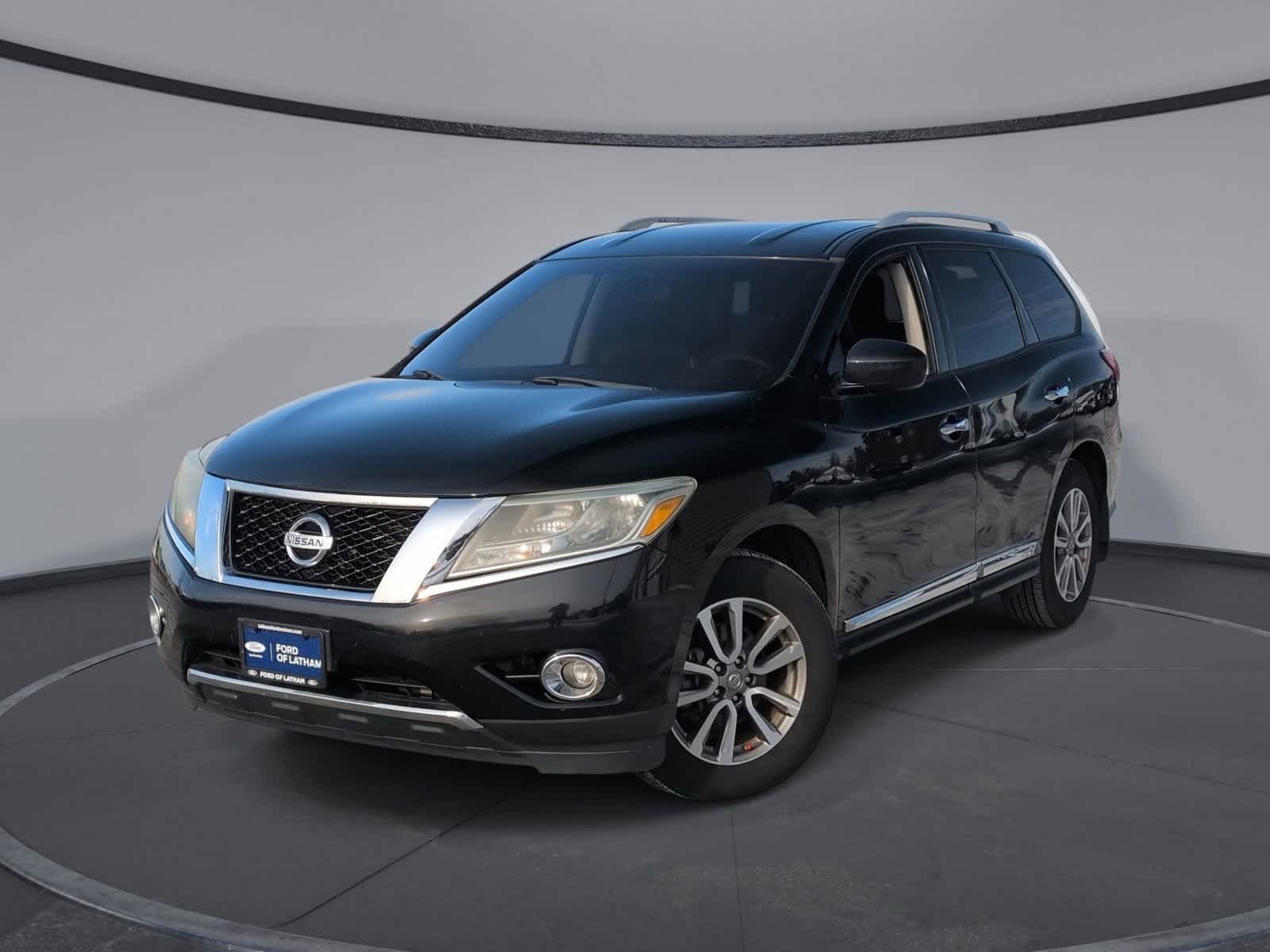 2016 Nissan Pathfinder SL's photo