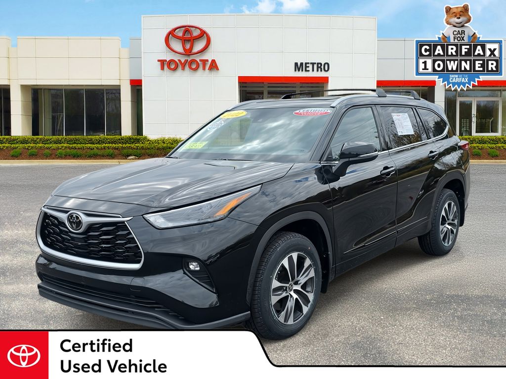 2022 Toyota Highlander XLE's photo