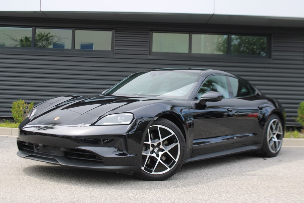 2025 Porsche Taycan Base's photo