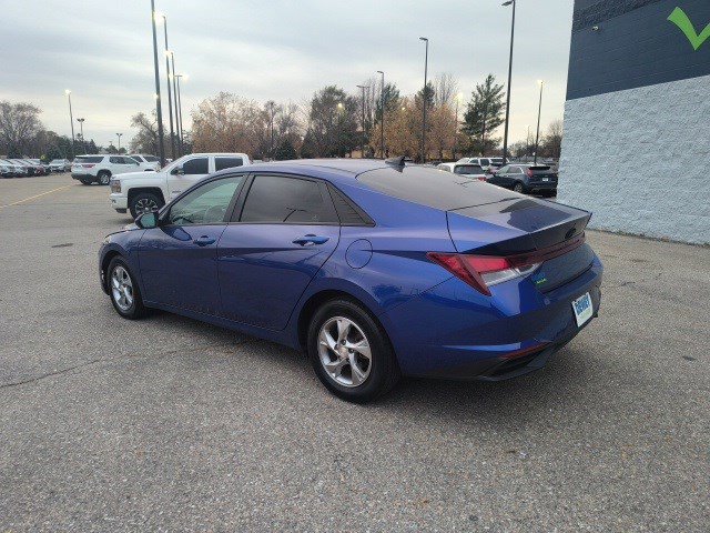 2022 Hyundai Elantra SE photo 3