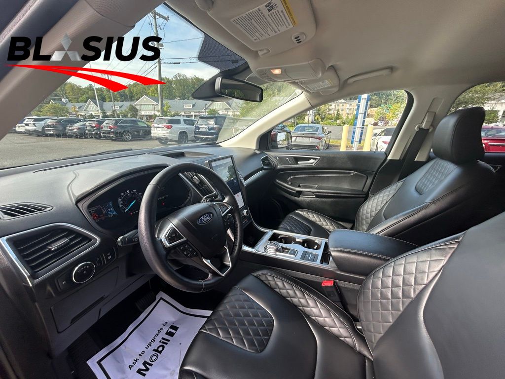 2023 Ford Edge Titanium photo 9