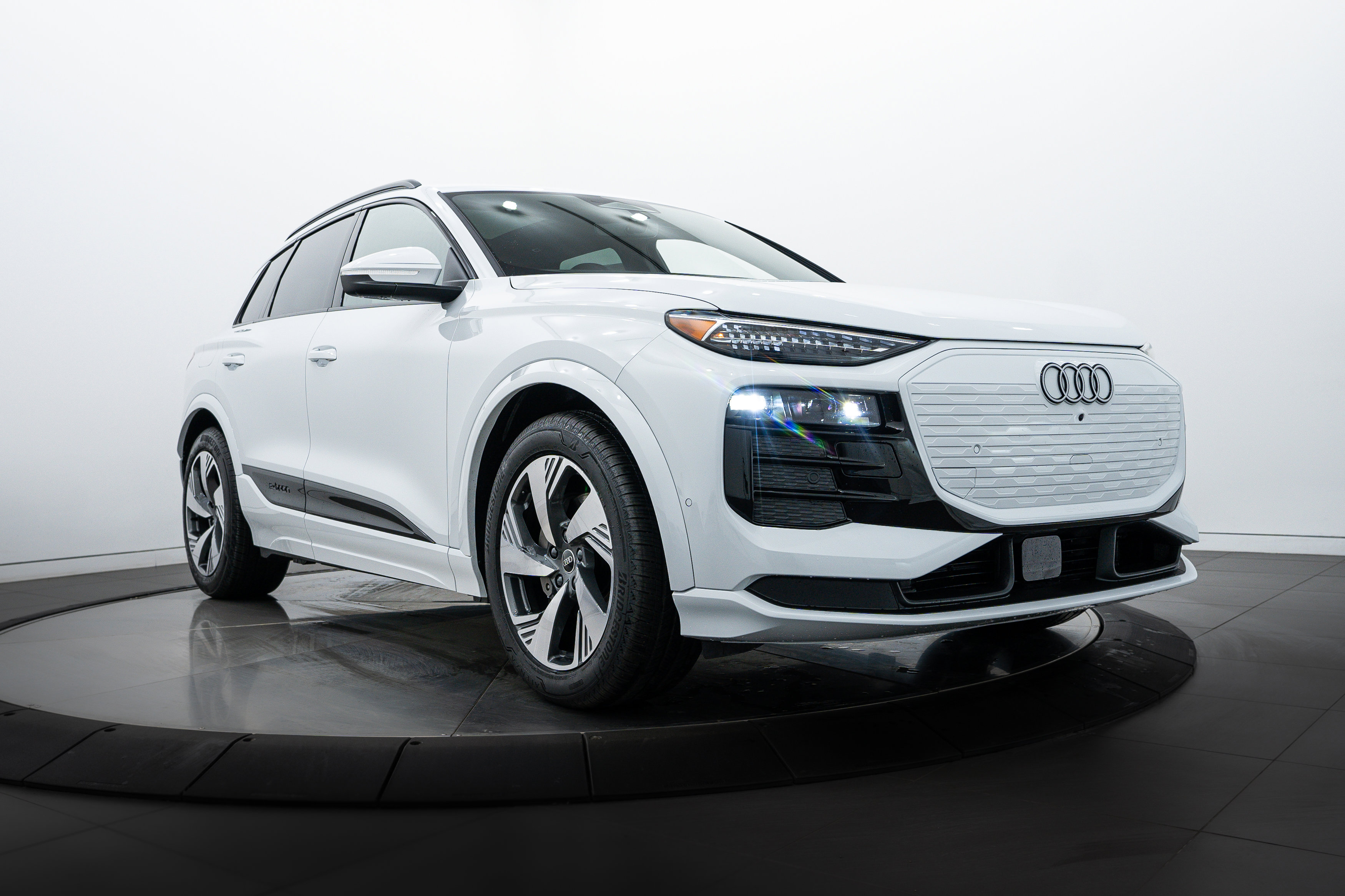 New 2025 Glacier White Audi Prestige image 1