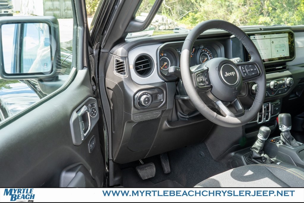 2025 Jeep Gladiator Sport S photo 13