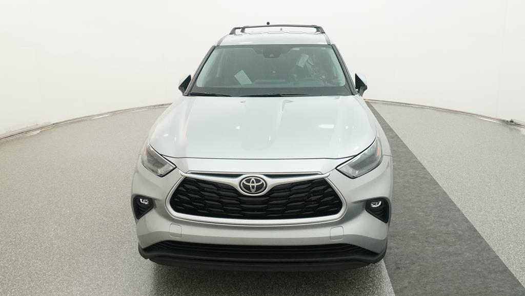 Certified 2022 Toyota Highlander LE with VIN 5TDBZRBH8NS207701 for sale in Brooklyn Center, Minnesota