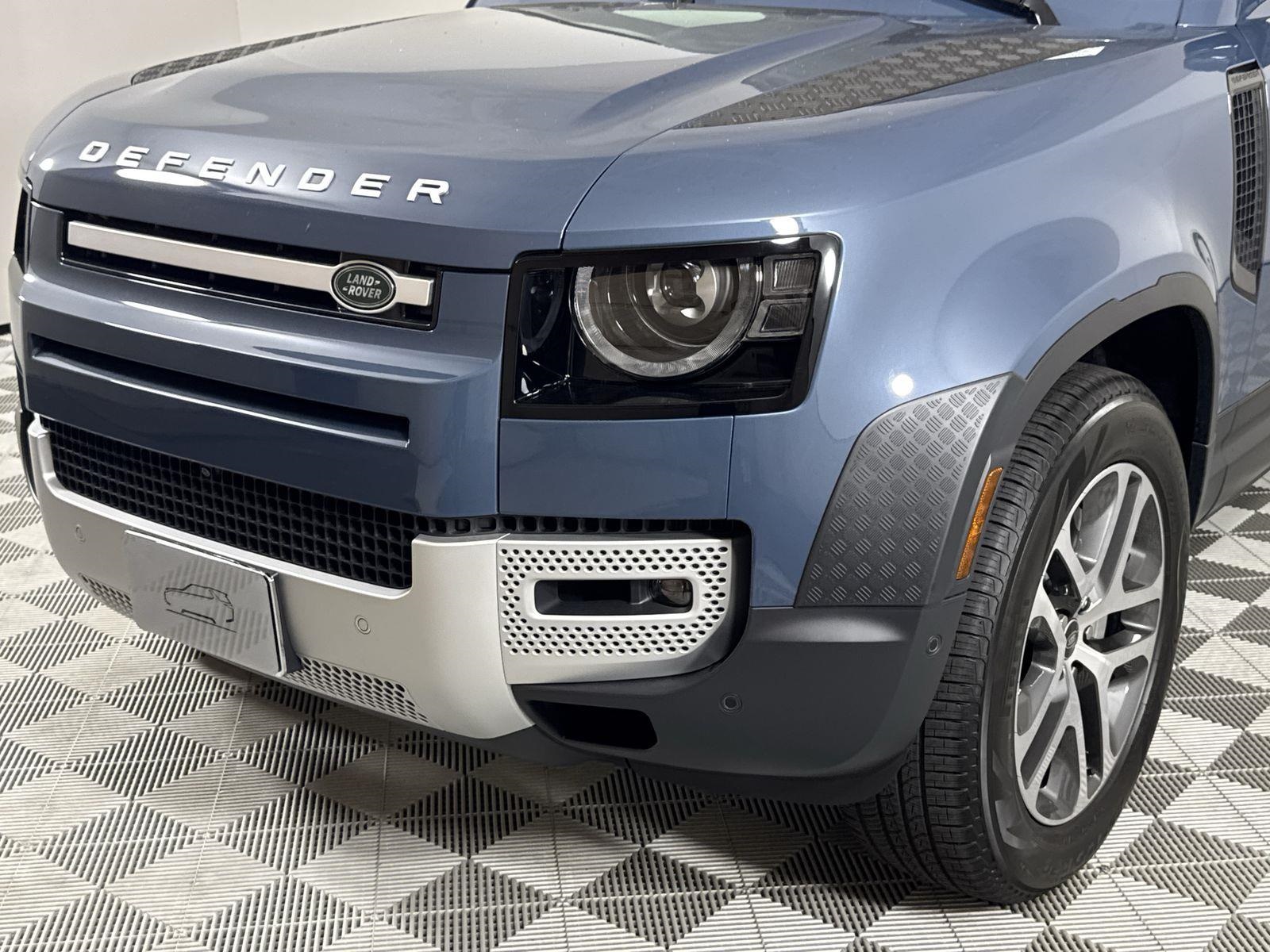 2025 Land Rover Defender 110 S photo 9