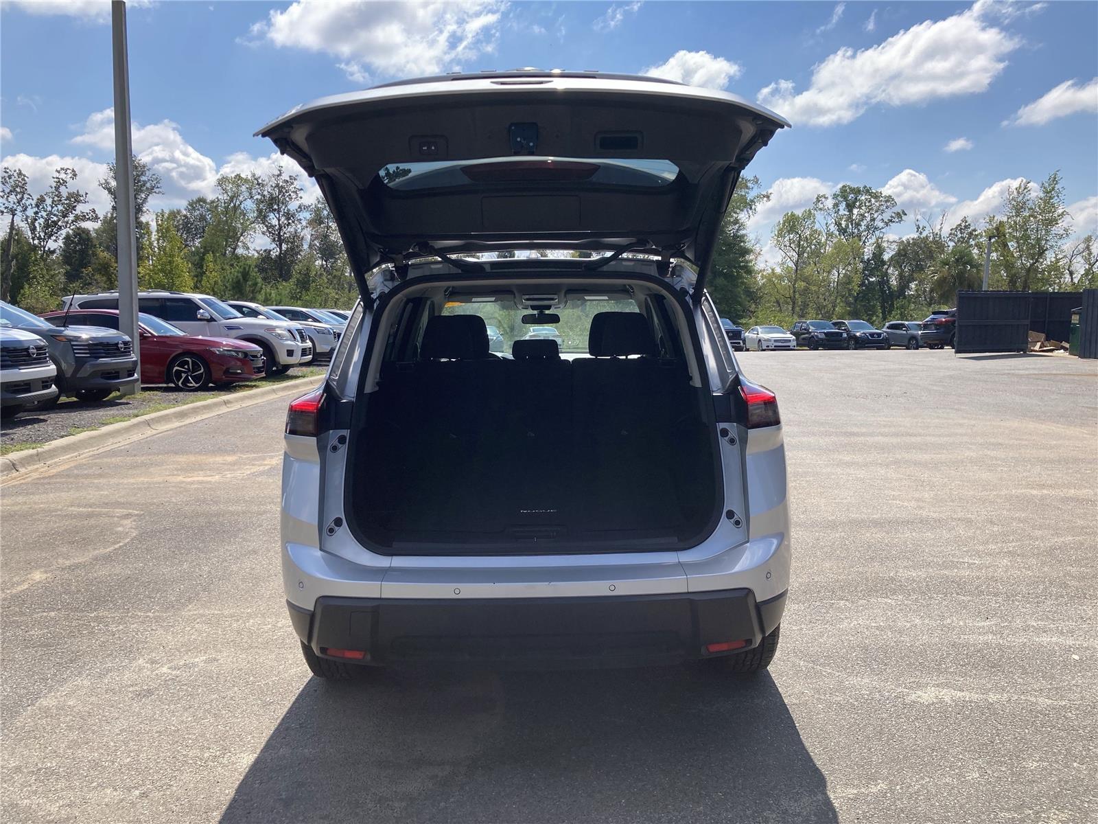 2024 Nissan Rogue SV photo 31