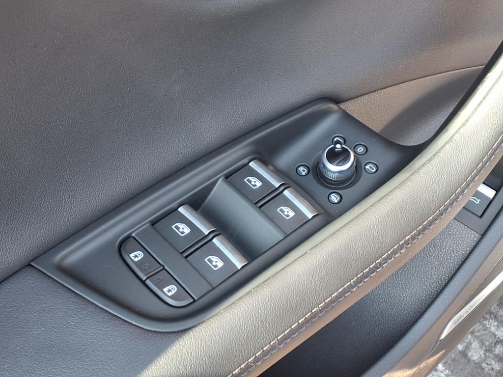 2024 Audi Q7 Premium Plus photo 10