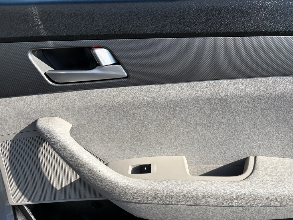 2016 Hyundai Sonata SE Eco photo 25