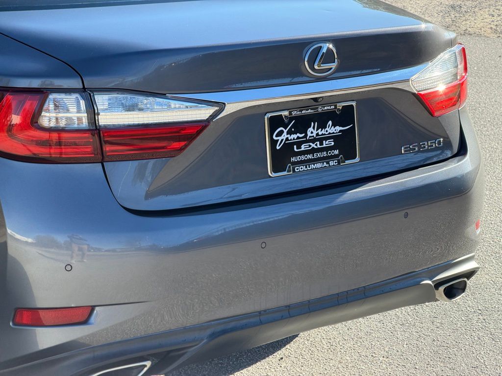 2017 Lexus ES 350 Premium photo 4