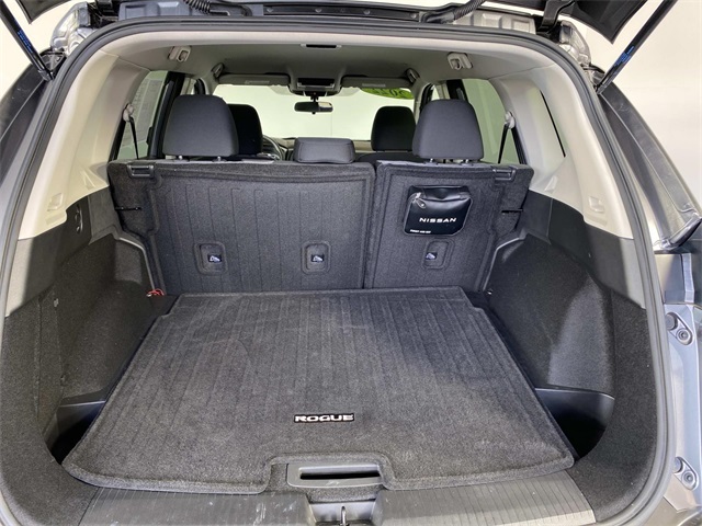 2022 Nissan Rogue SV photo 4